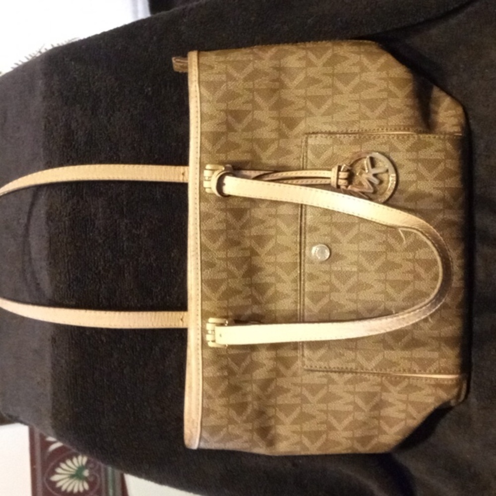 Michael Kors Jet Set Ladies Large Vanilla / Acorn Leather Tote Bag 30F6GTTT3B149